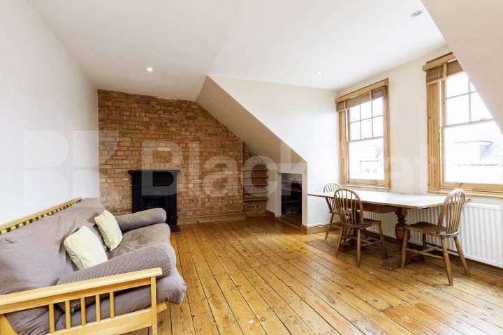 Top floor 1 bedroom with exposed brick and private roof terrace Hillfield Avenue, Crouch End / Hornsey